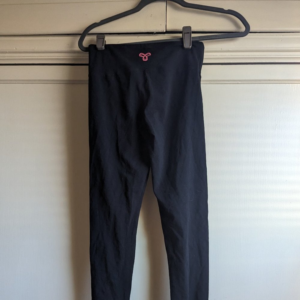 TNA black leggings as new XS